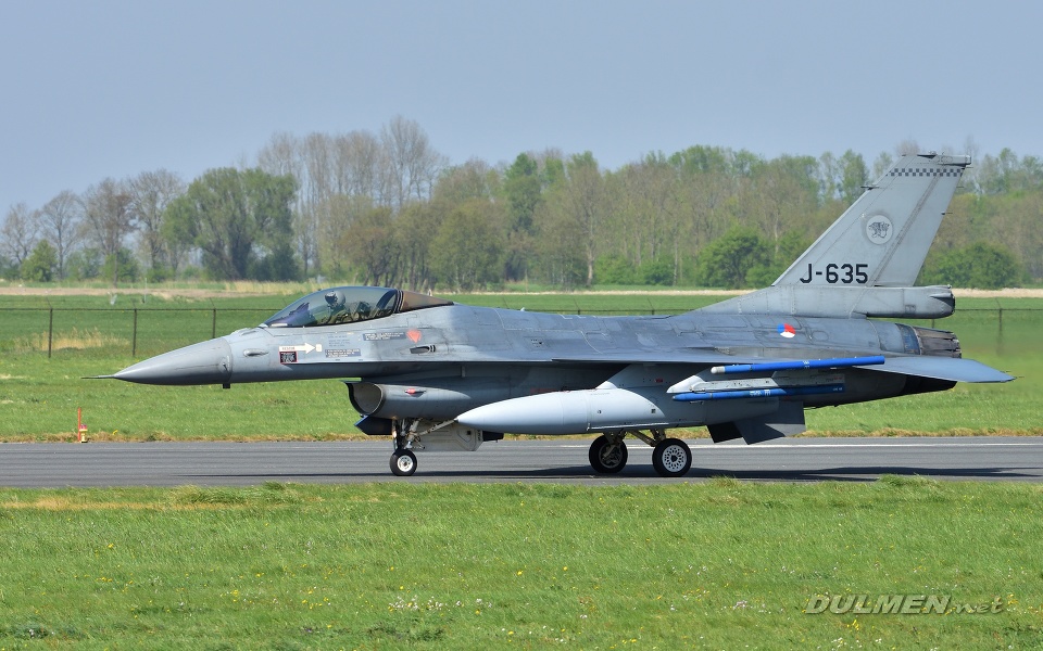 F-16AM J-635 313sqn